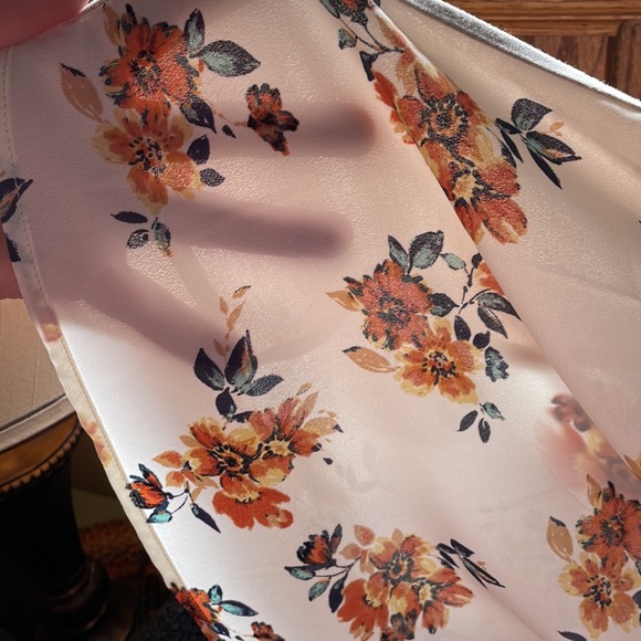 Maurice’s cream sheer tank. Never worn. Would need a cami underneath. - Picture 3 of 5